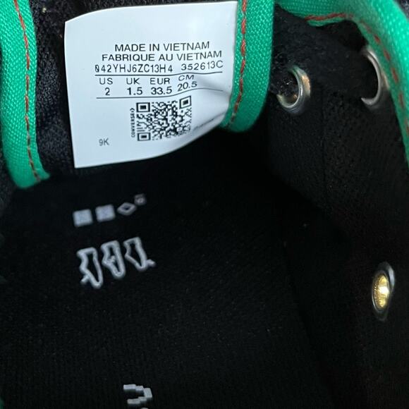 NWOT Converse Kid’s Chuck Taylor All Star Low Sneakers Green Red Black Size 2 - Picture 8 of 8